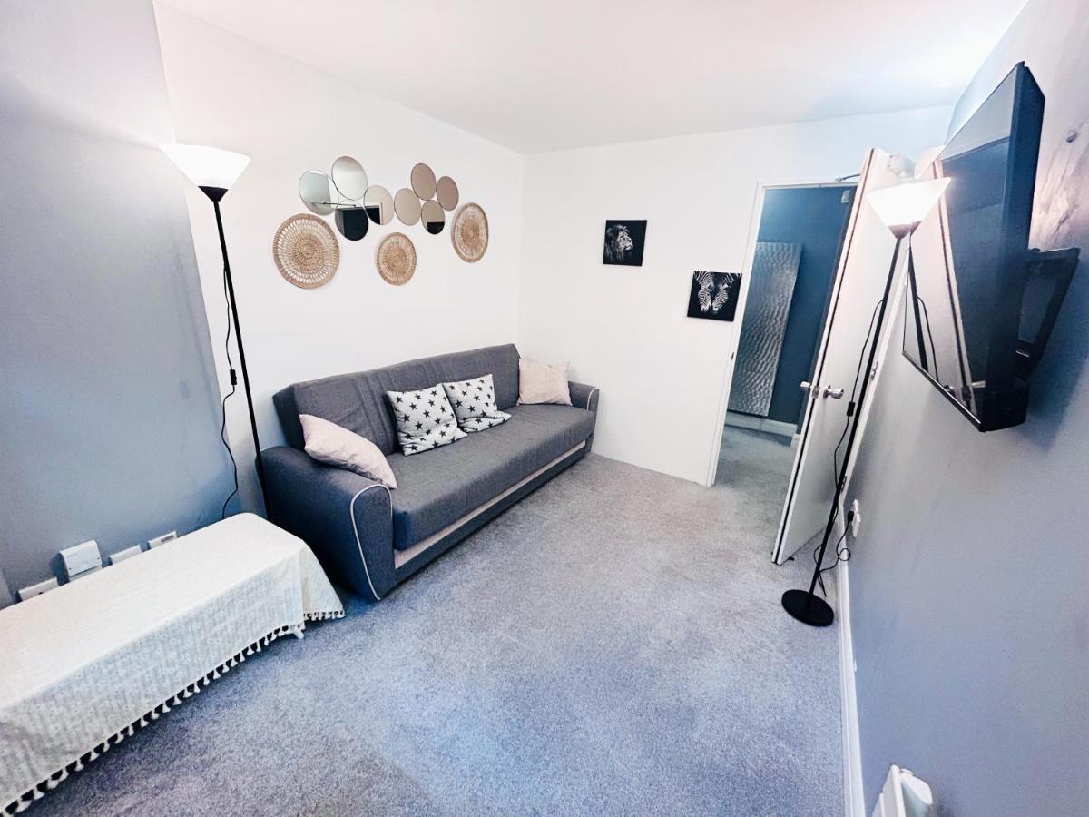 Amazing Flat Near South Kensington - 2 To 3 Bedrooms Лондон Екстериор снимка
